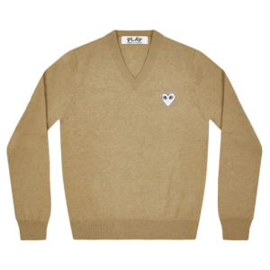 PLAY V NECK PULLOVER WHITE HEART NATURAL SERIES Male/Female (CAMEL)